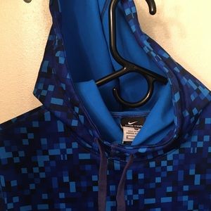 Women’s Nike pullover size M